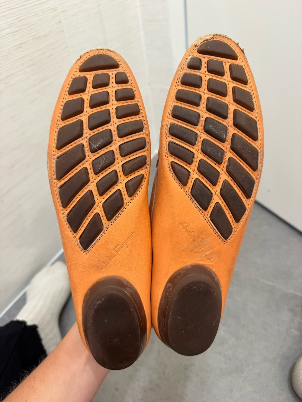 Salvatore Ferragamo Orange Leather Gancini Loafers Driving Shoes - Picture 5 of 6